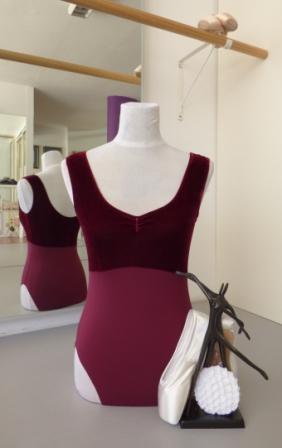 Burgundy Größe M - Samt/Nylon
